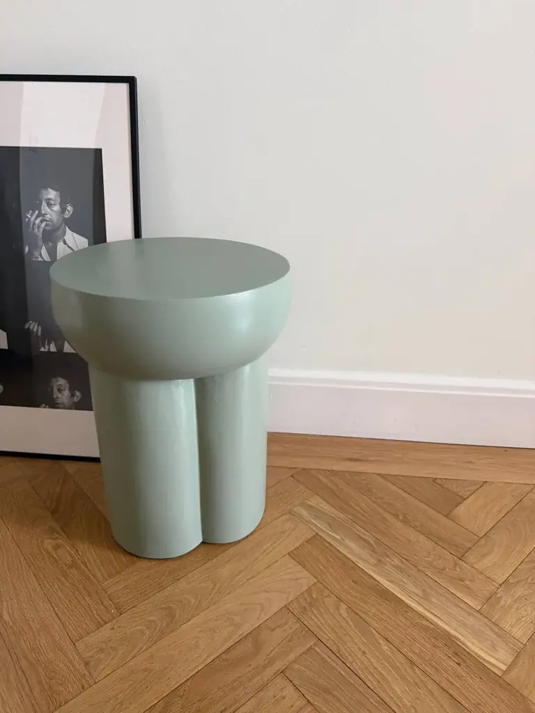 Диванный/прикроватный столик Maison du Monde. Диаметр ~34 см, высота 45 см. Без дефектов. Цена 50€.