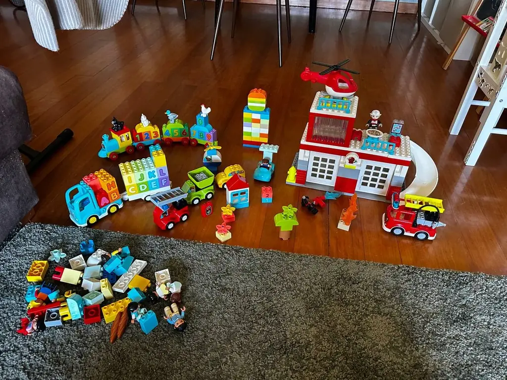 Ребята, Энлиль созрел наконец продать свою коллекцию LEGO Duplo🎉