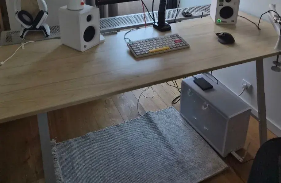 Продам стол Ikea