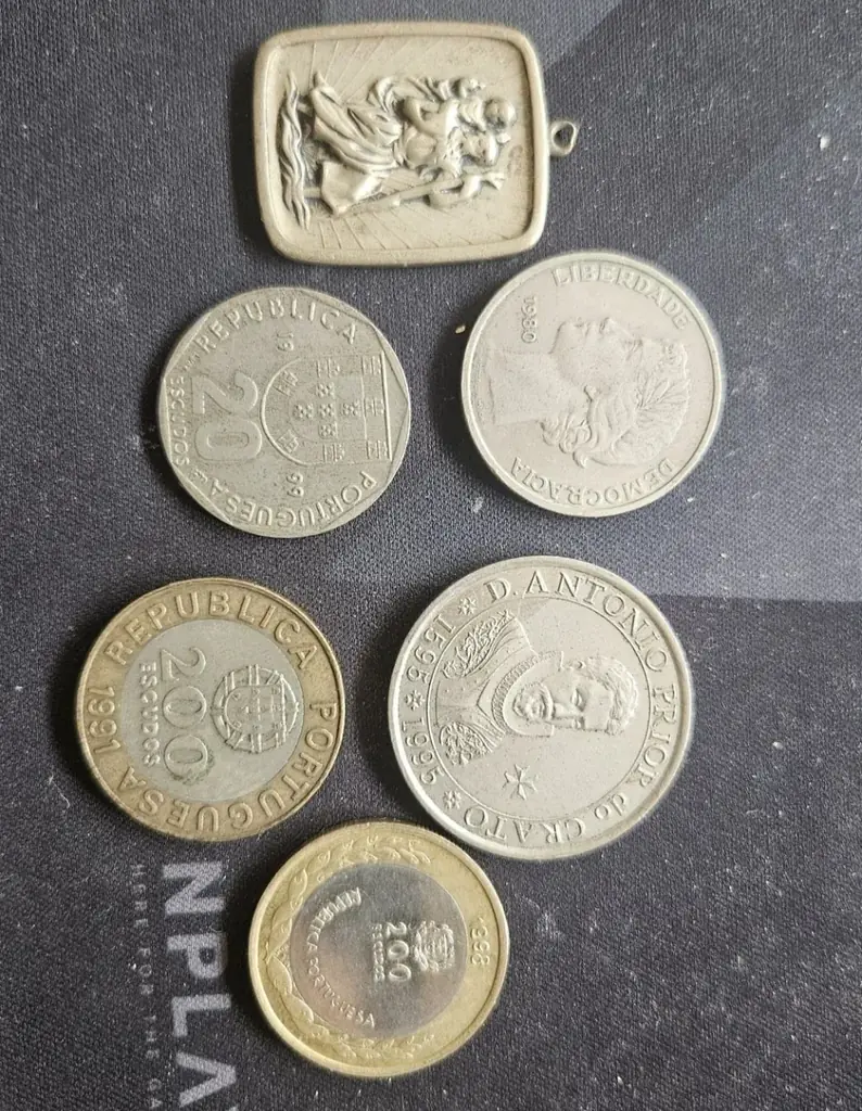 Продам пак монет года 1980-199