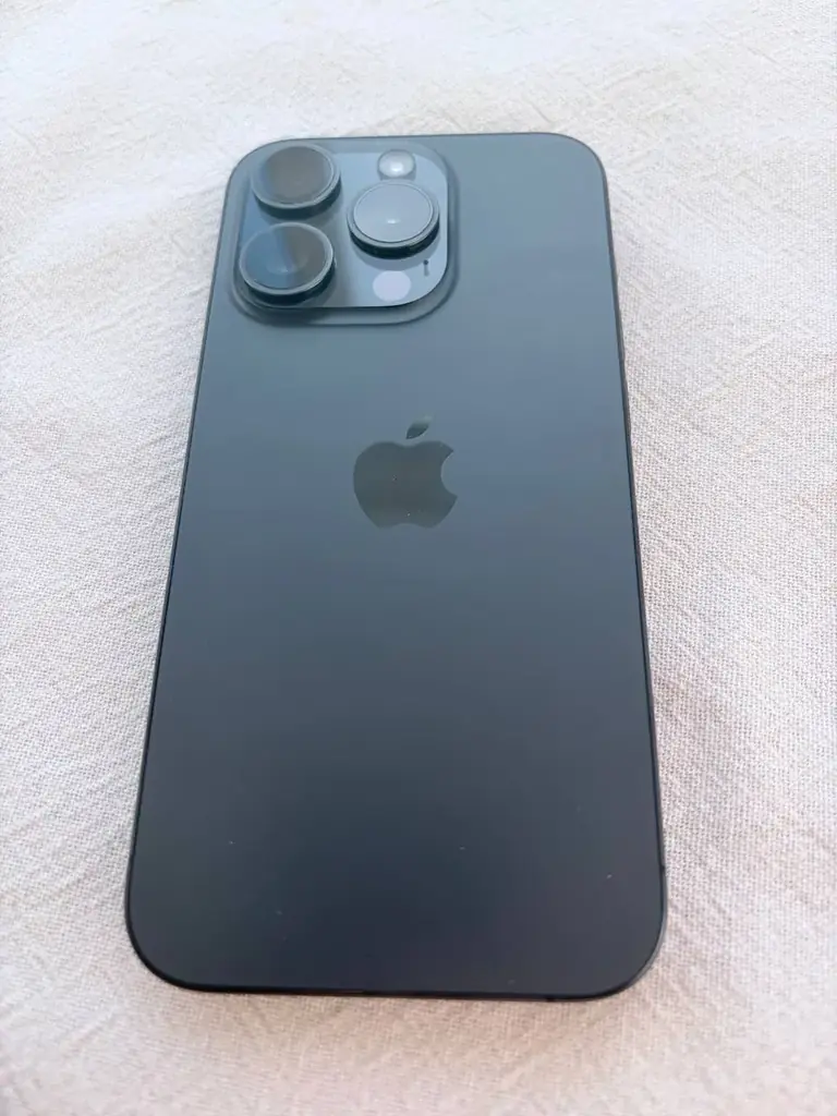 Продам iPhone 15 pro 128 gb eSim