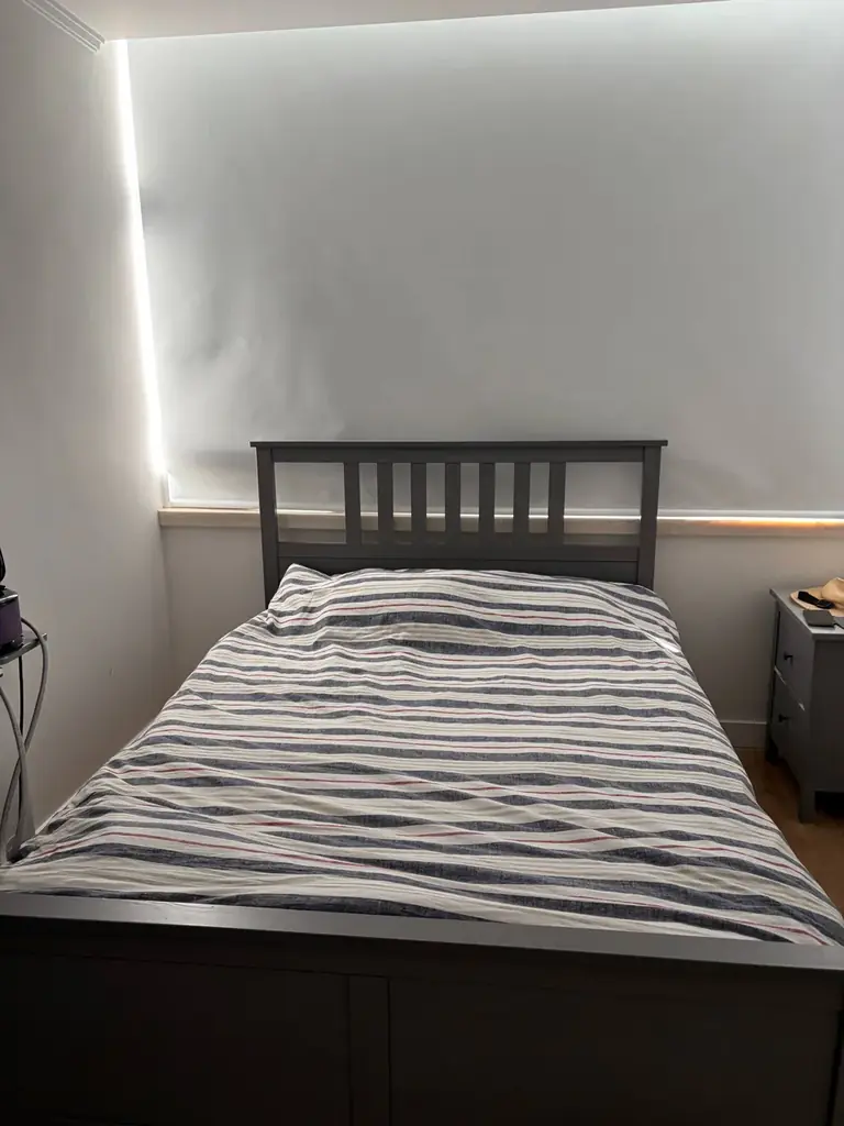 Кровать с матрасом IKEA Hemnes и наматрасником