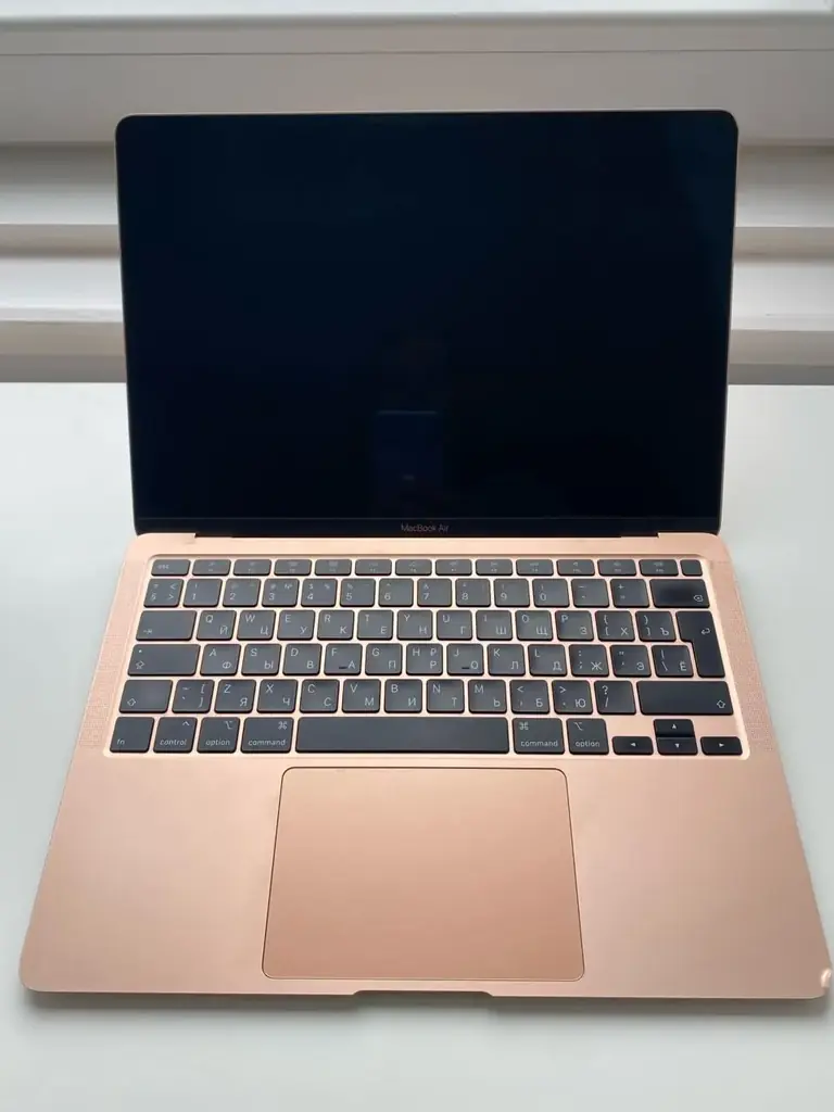 Продаю MacBook Air (M1, 2020), 13 дюймов, золотой