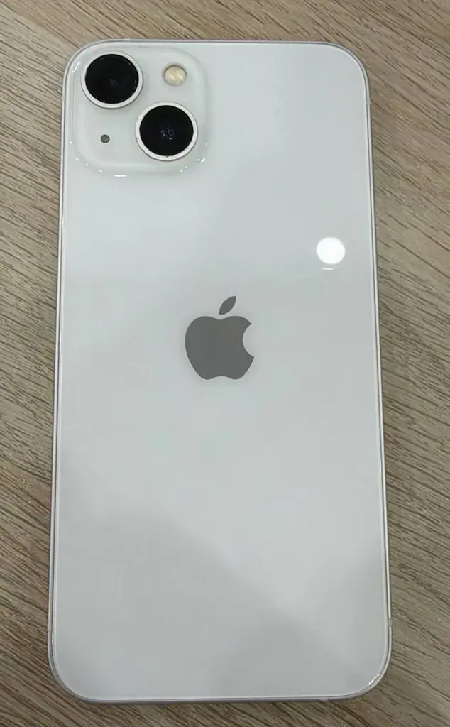 Продам iPhone 13, 128 GB (Белый)