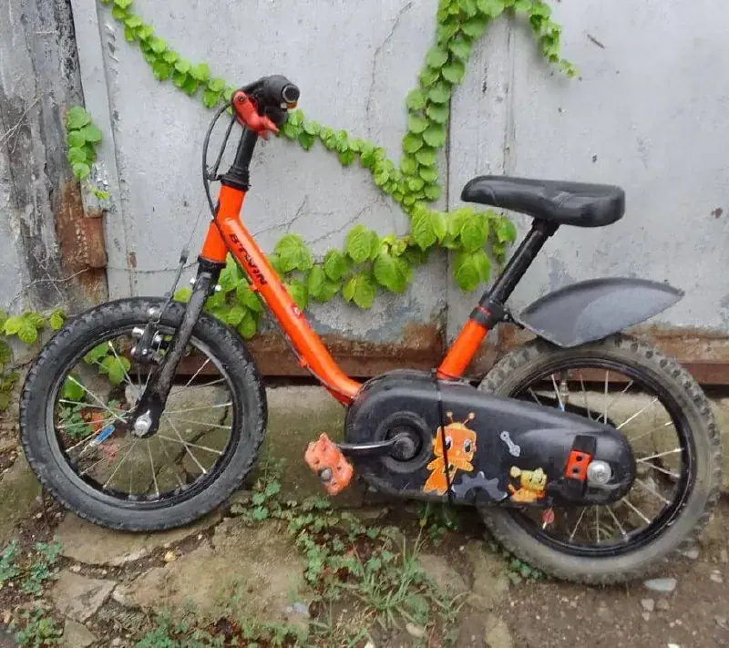Продам велосипед на 3-6 лет,б/у