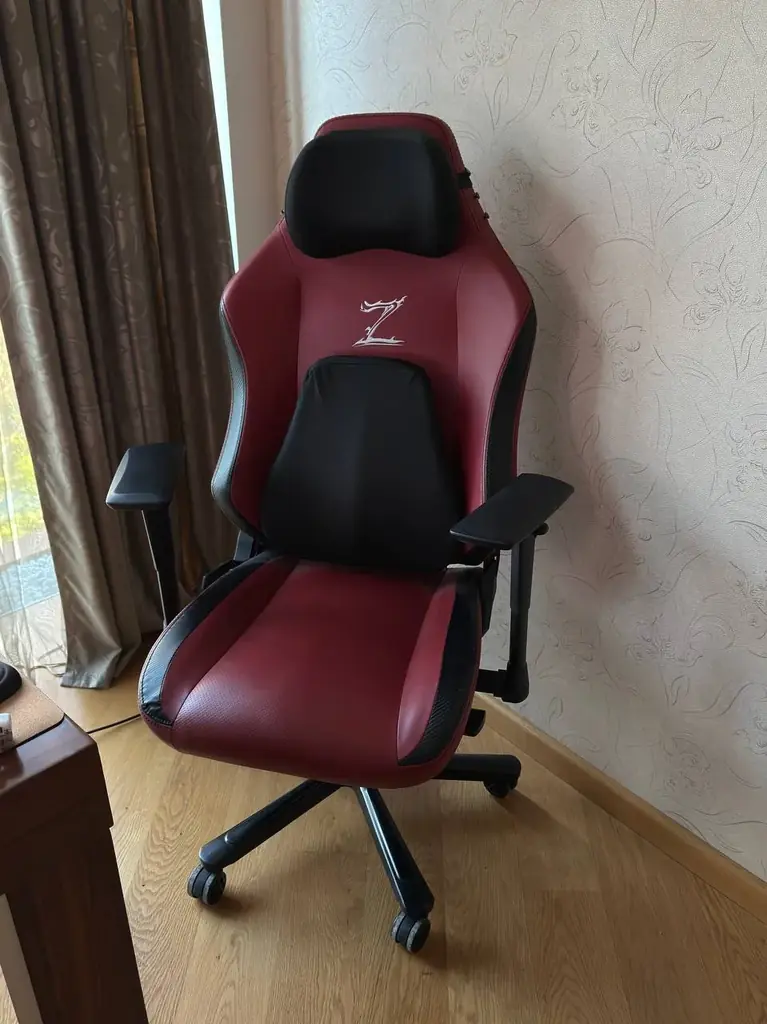 компьютерный / игровой стул