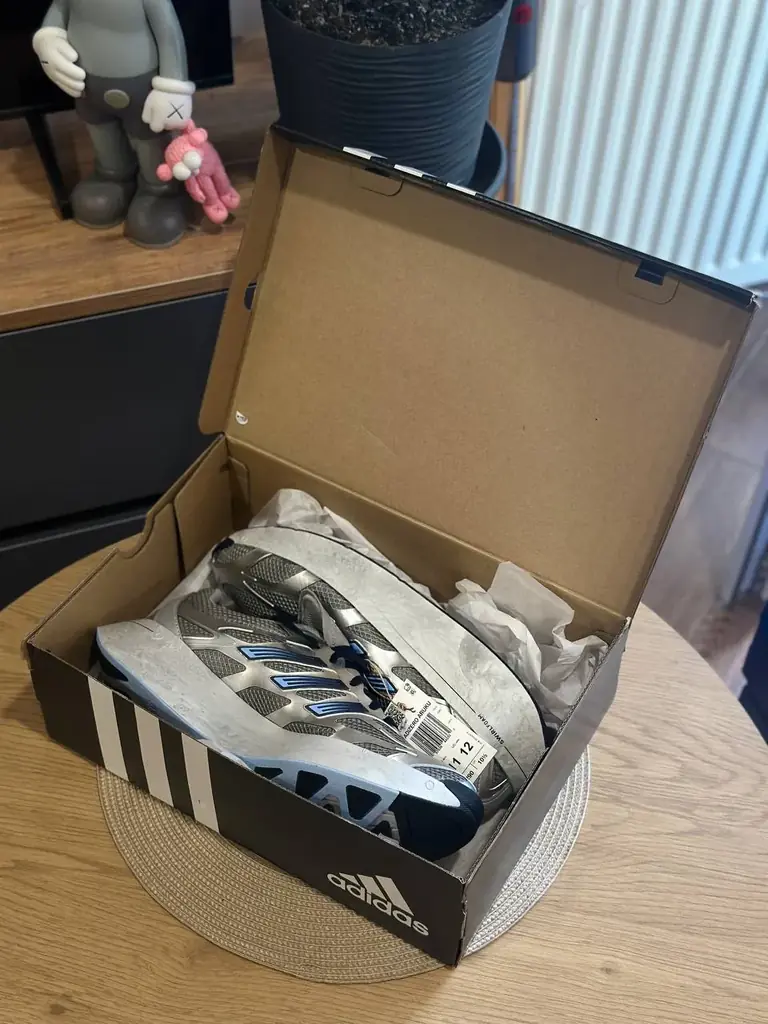 Новые кроссовки Adidas Adizero