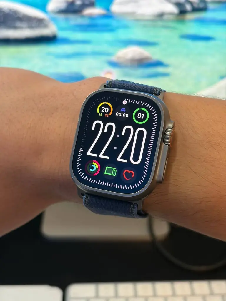 Apple Watch Ultra GPS + Cellular - 900 лари (330$)