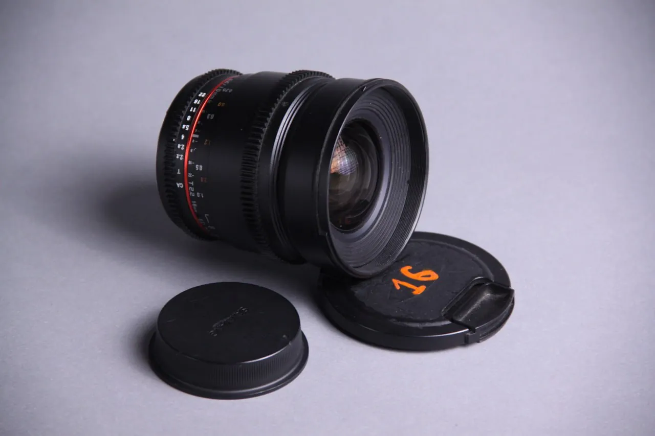 Samyang 16mm T2.2 EF, 470 GEL