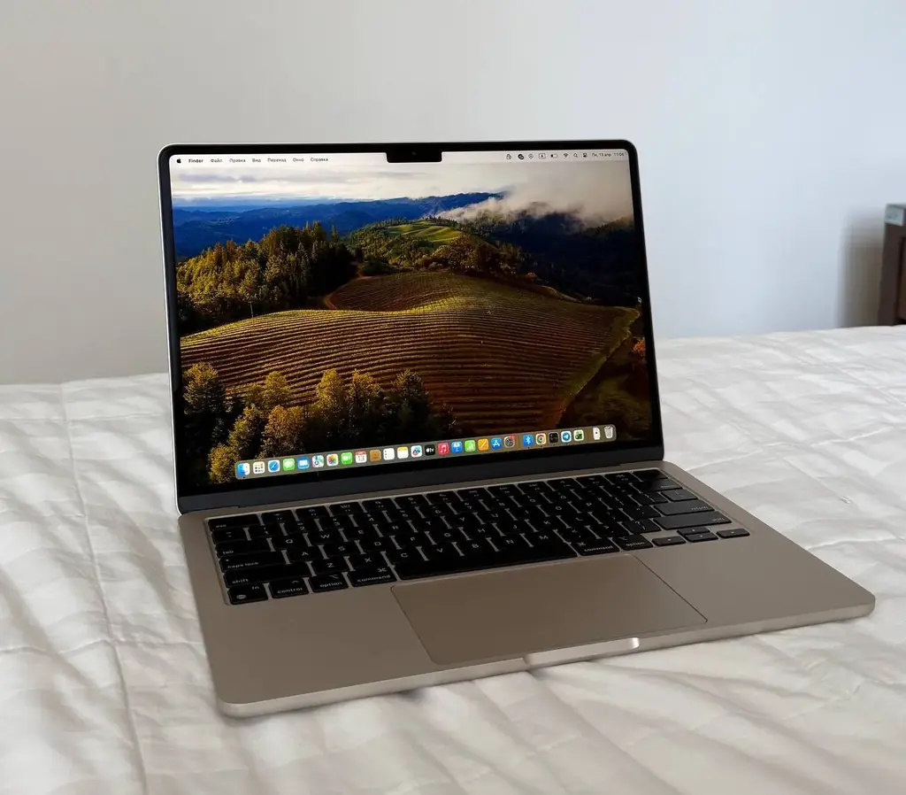 Продаю MacBook m3 13 8/256