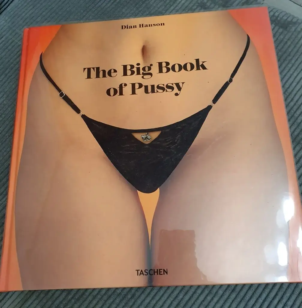 Потрясающая подарочная книга 📚