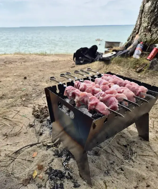 Классный разборной мангал. Не хлипкий, не маленький, устойчивый