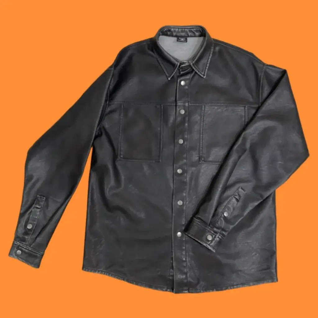 Чёрная кожаная куртка FSBN, oversize модель.