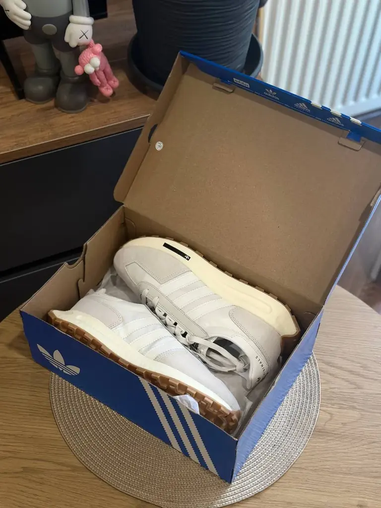Новые кроссовки Adidas