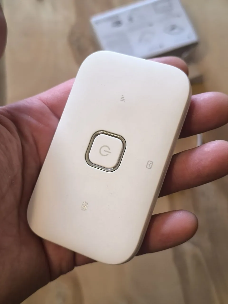 Портативный wi-fi router Huawei. Вайфай роутер. Работает от симки. Заряжается по юсб, работает до 5…