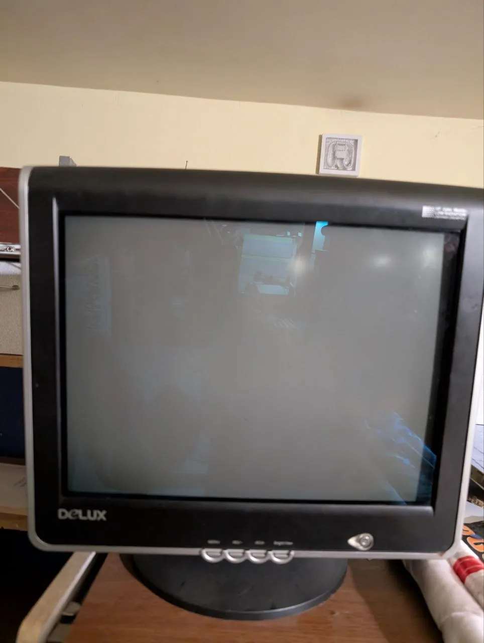 ​Продаю оставшиеся ретро ЭЛТ (CRT) мониторы и телевизор (Delux, Samsung Plano, Dell).
