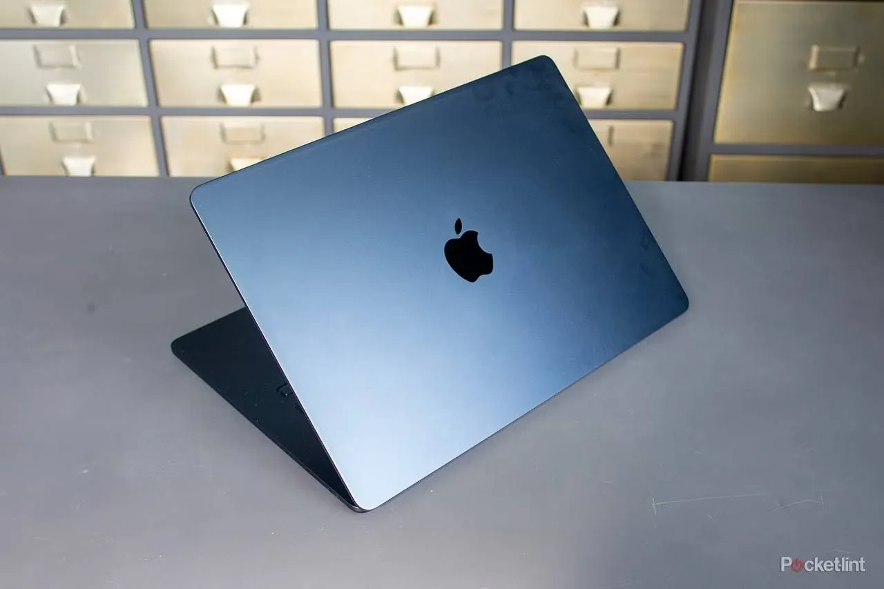 Куплю iPhone 15 Pro и MacBook Air 13 M2 (2022-2023)