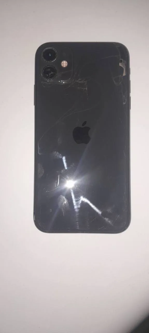 iPhone 11 на 128 ГБ.