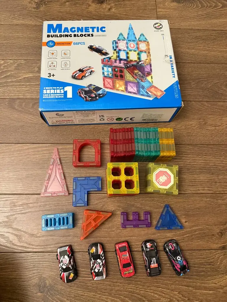 Игрушки: