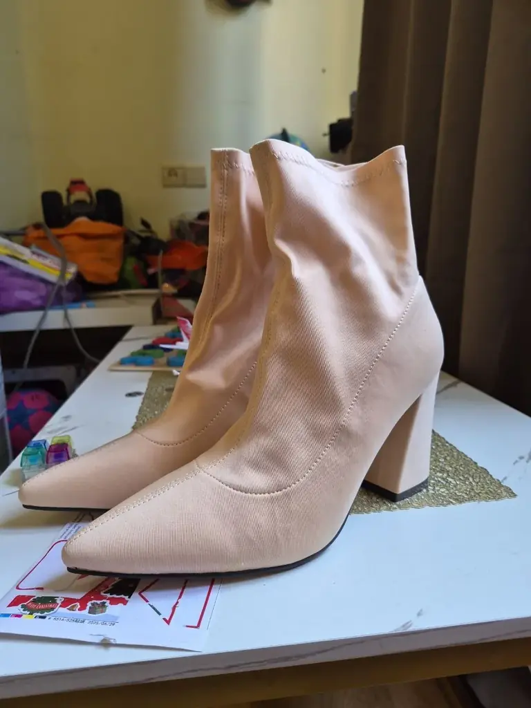 Офигенная женская обувь🥰 BRAND: GIVANA, использовала всего 1 раз, состояние на фото🔥 Цвет: ПЕРСИК…