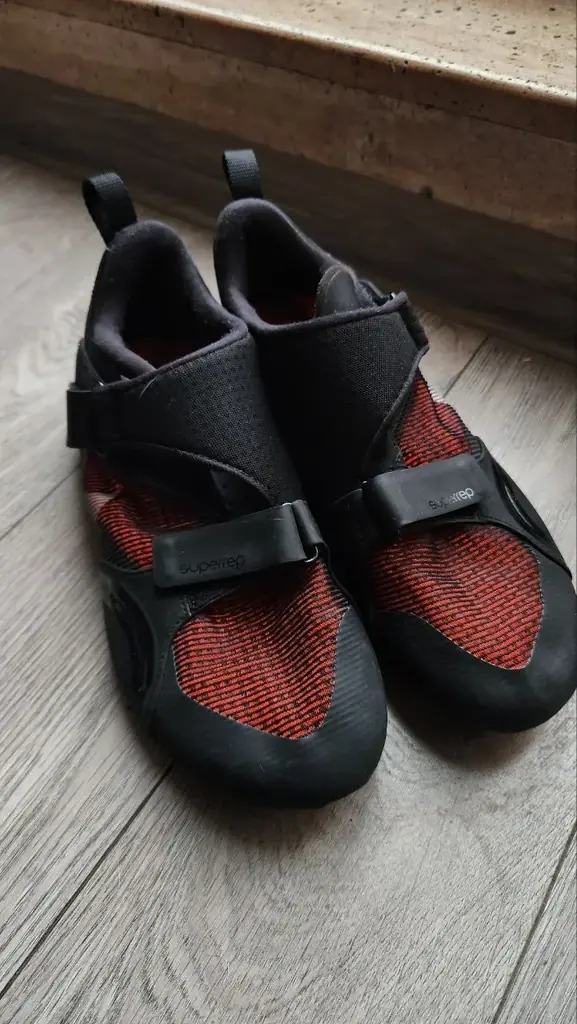 Велотуфли nike. Состояние новых.маломерят ,не подошёл размер. 250 лари торг