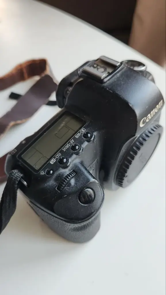 Полнокадровый проф. фотоаппарат canon5dm2. Проверенный временем и надёжный фотоаппарат. Был долгое …