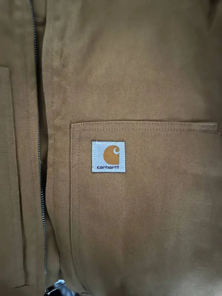 Продам куртку carhartt active jacket j130 размер XL , подойдет на L оверсайзом