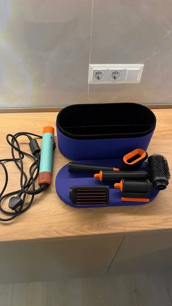 Продам Дайсон Dyson 1100 лар