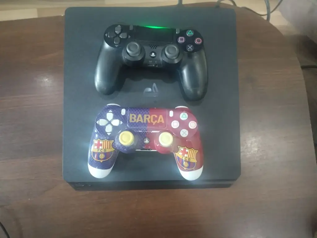 playstation 4slim 1tb В комплекте есть все необходимые кабели. Состояние идеальное, не вскрывался.П…