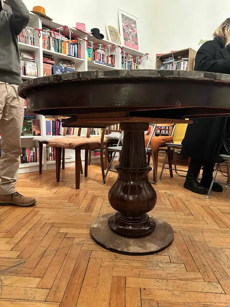 Стол под реставрацию