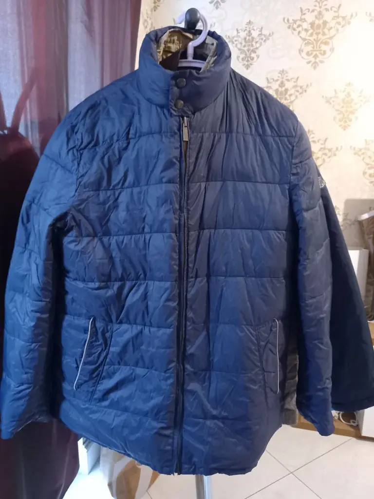 Куртка Massimo Duti теплая, состояние новой, размер M - L. На рост 176-180 см. Двусторонняя.  Прода…