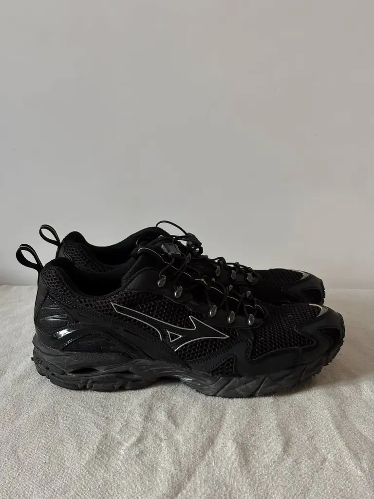 2025 Mizuno x SLY Wave Rider 10