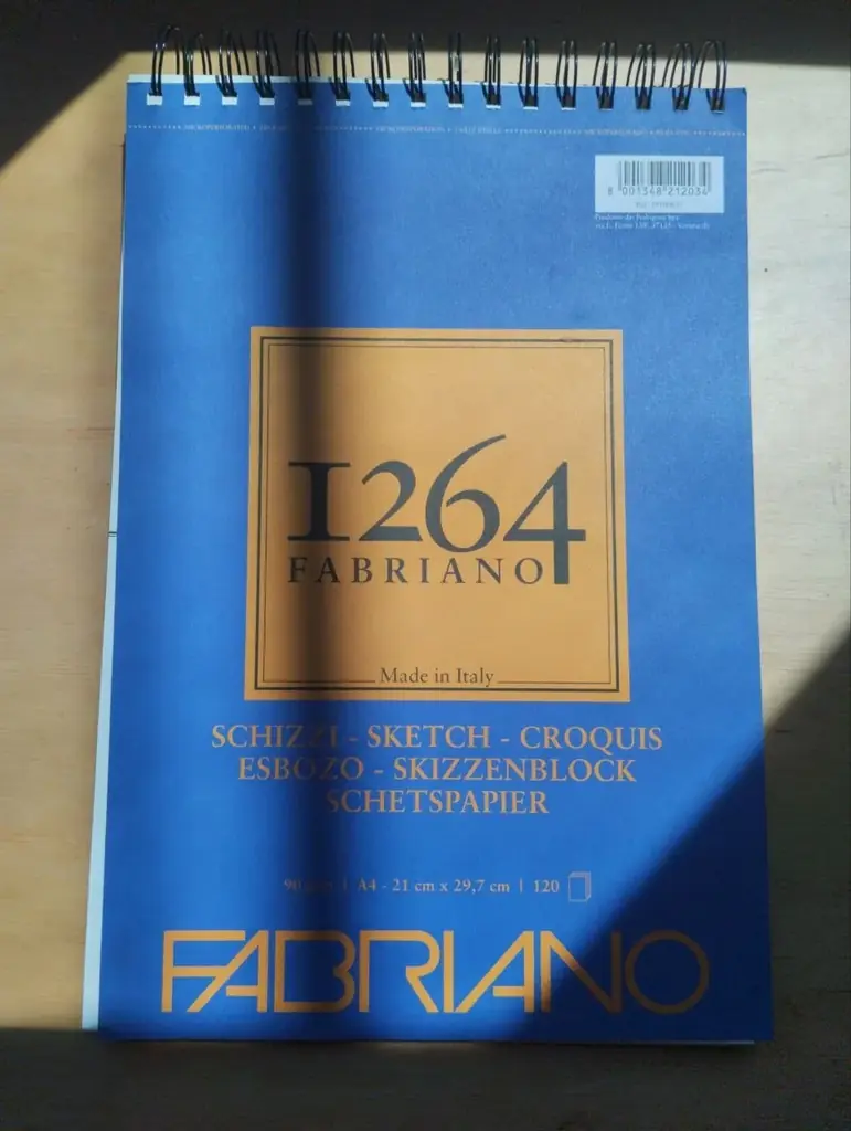 Блокнот Fabriano - 10 лари.