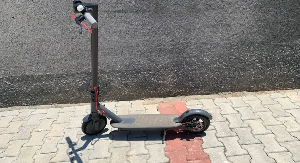 Продаю самокат на запчасти 50€