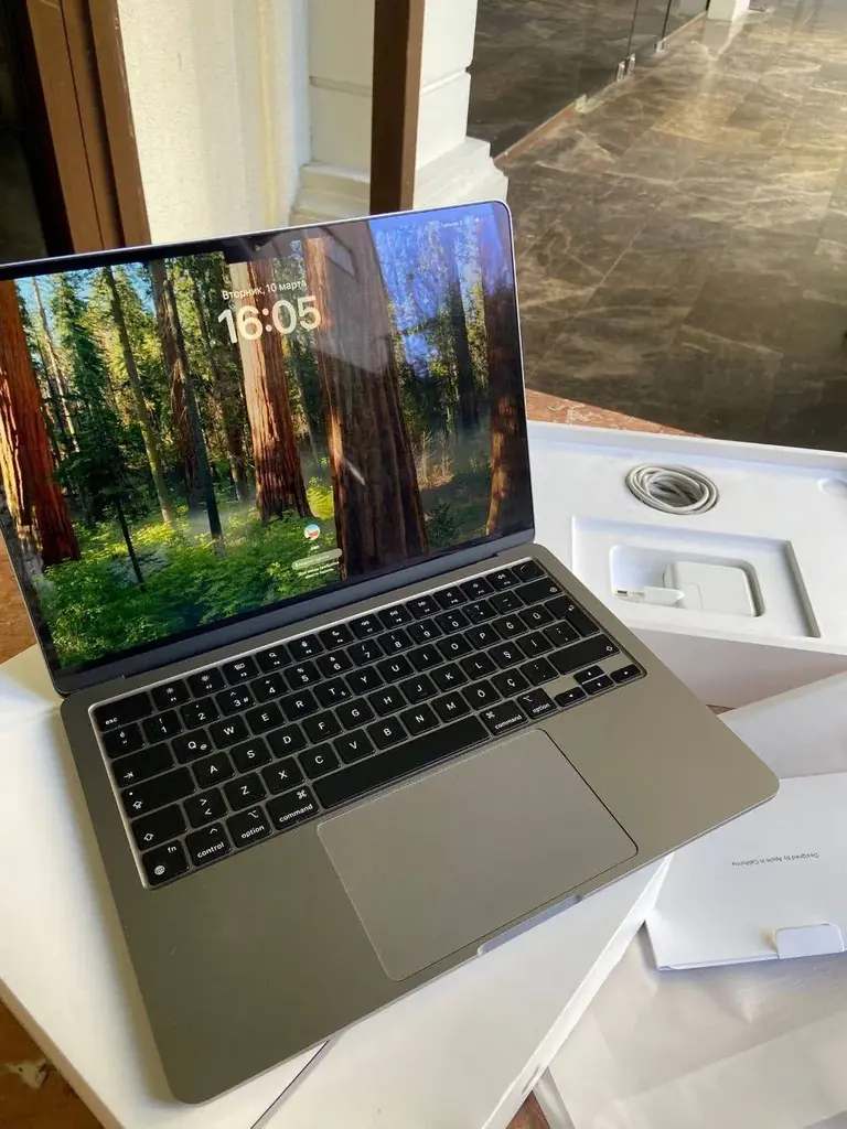 Продается Macbook air M2 2022