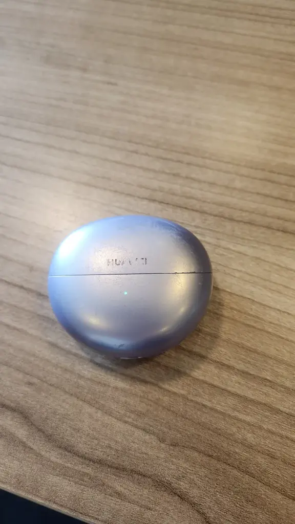 Продам наушники huawei freeclip первого поколения за 4000лир (торг уместен)