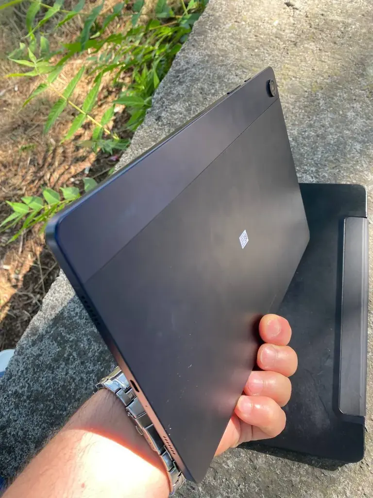 Продается планшет Samsung tab A9 +