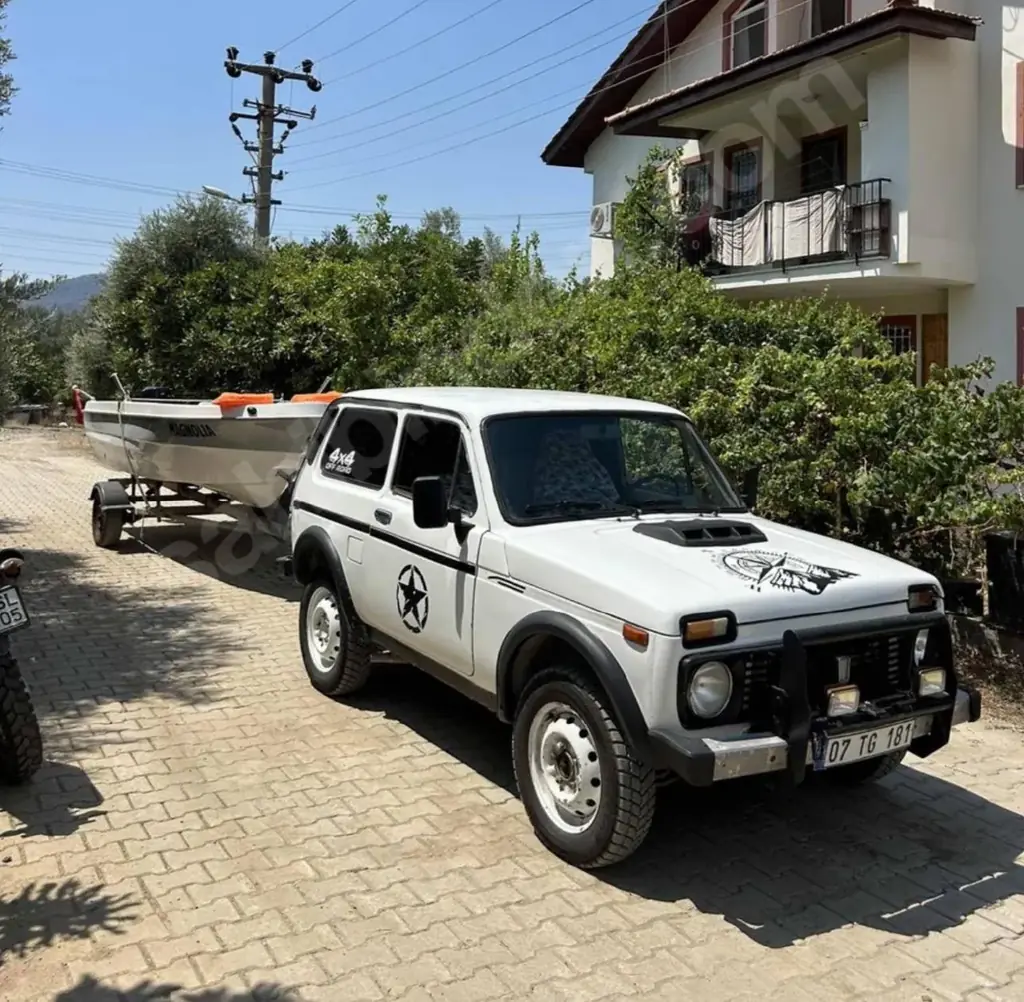 Продается автомобиль Lada Niva 1992 года выпуска, бензиновый двигатель 1.6 л, ГБО. Лодка, которая с…