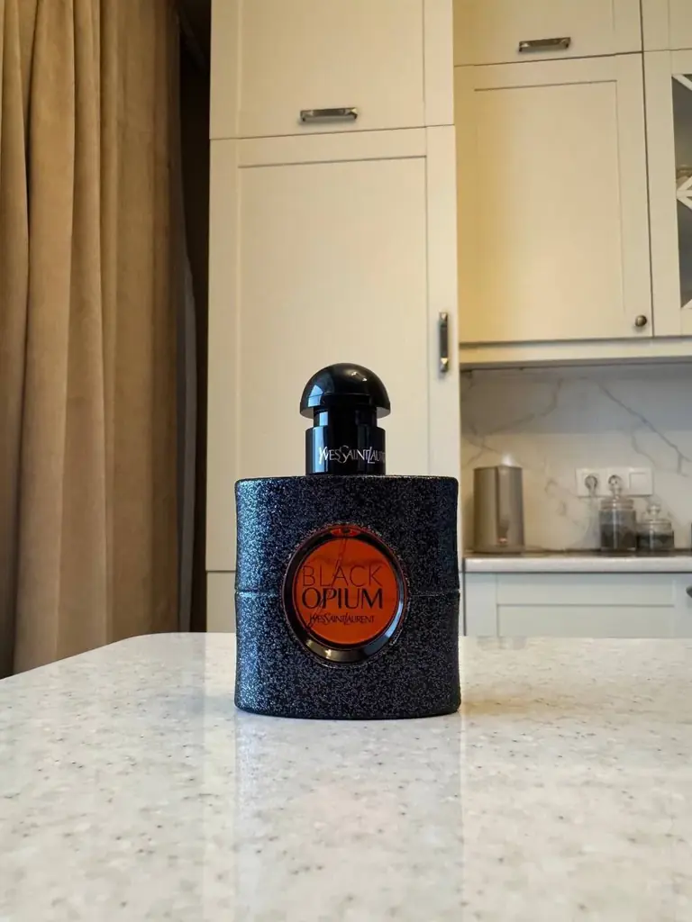 Yves Saint Laurent Black Opium EDP 30 ml — оригинал, почти полный