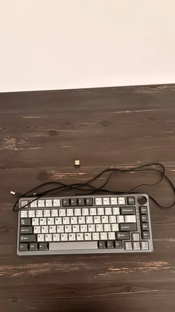 продам механическую клавиатуру yunzii b75 pro очень тихая и отлично звучит, клавиатура подойдет так…