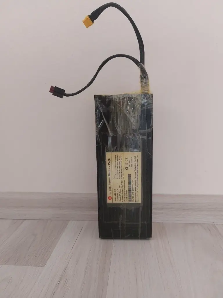 продам аккумулятор от самоката ONVO 012 800wt