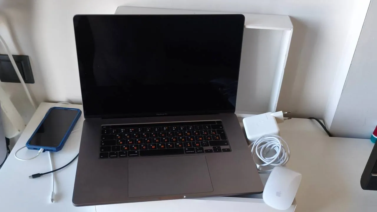 MacBook Pro 16