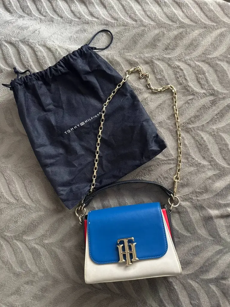 Продаю сумочку Tommy Hilfiger