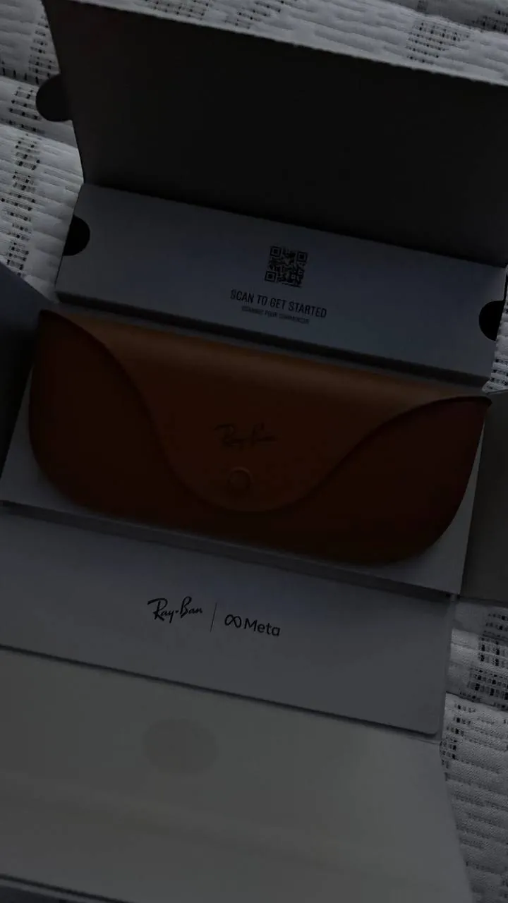 продаю очки meta  rayban wayfarer gen2 пользавались 2-3 раза дефектов нету, царапин нет, чехол все …