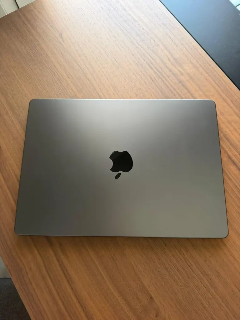 MacBook Pro 14” M3 Pro (2023) — 1000 €