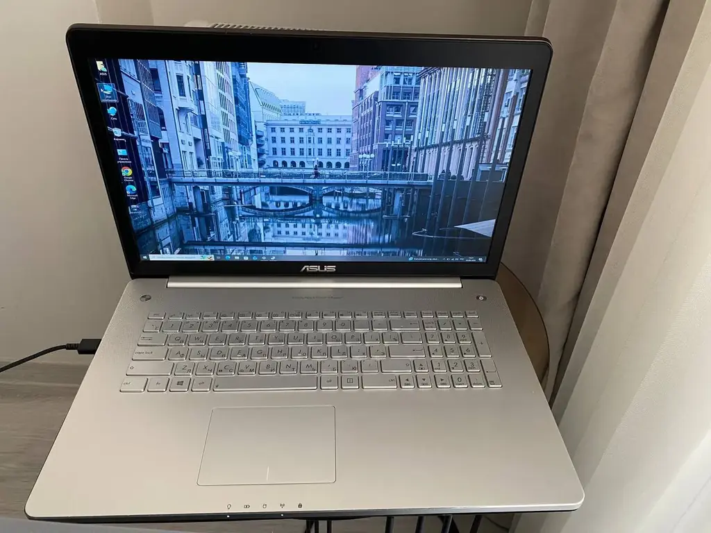 Продается ноутбук Asus