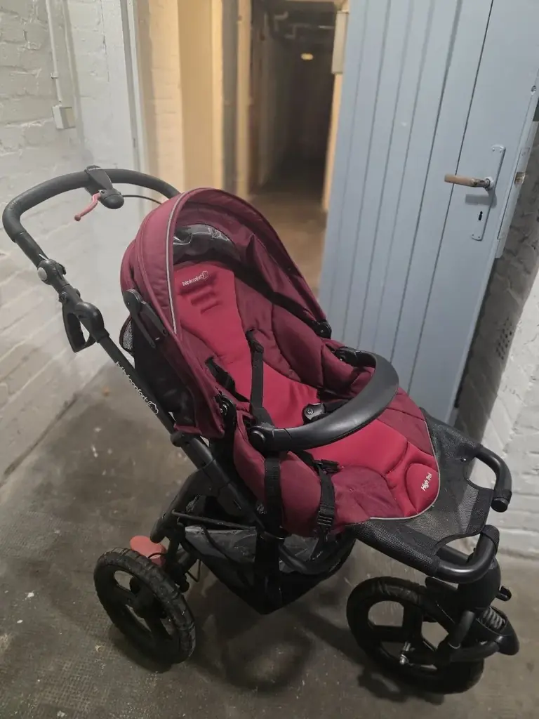 Продам коляску Bebe confort High trek,В идеальном состоянии, после одного ребёнка,ездили мало,50 ев…