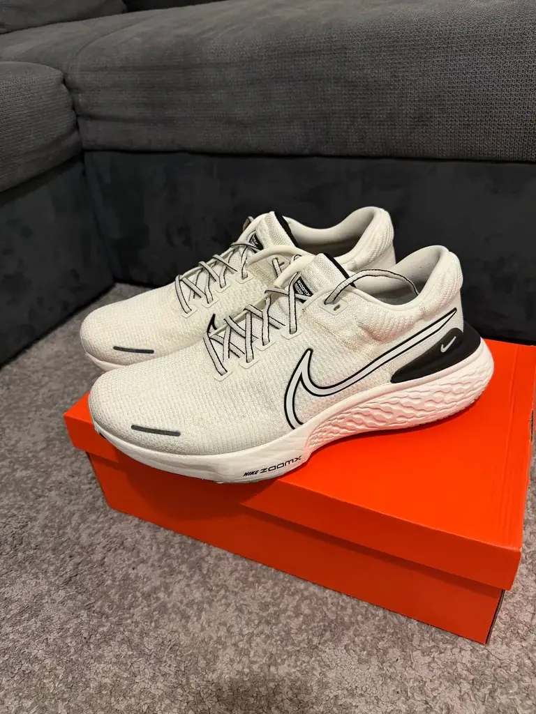 Кроссовки Nike, размер 48,5.  Обуты 1 раз, не попали в размер. 90€. Schöneberg