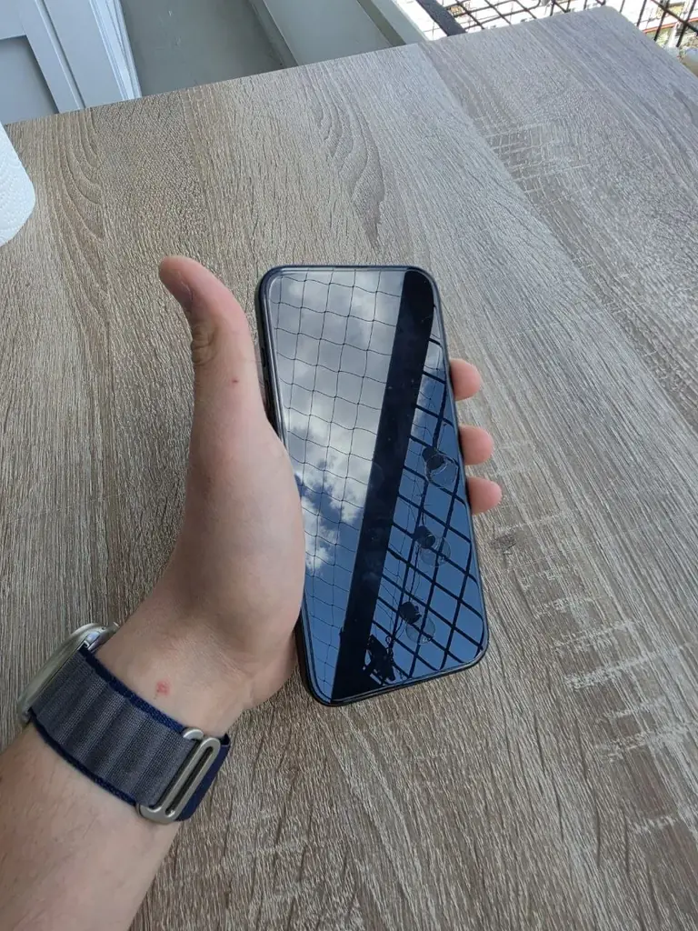 Всем привет. Продаю iPhone 16 Plus. В отличном состоянии, почти как новый. В комплекте оригинальная…