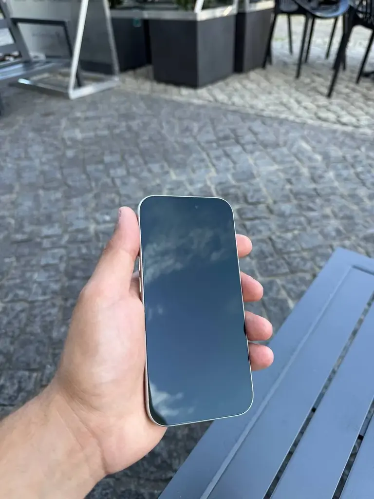 Продам iPhone 17 Pro 256 ГБ.